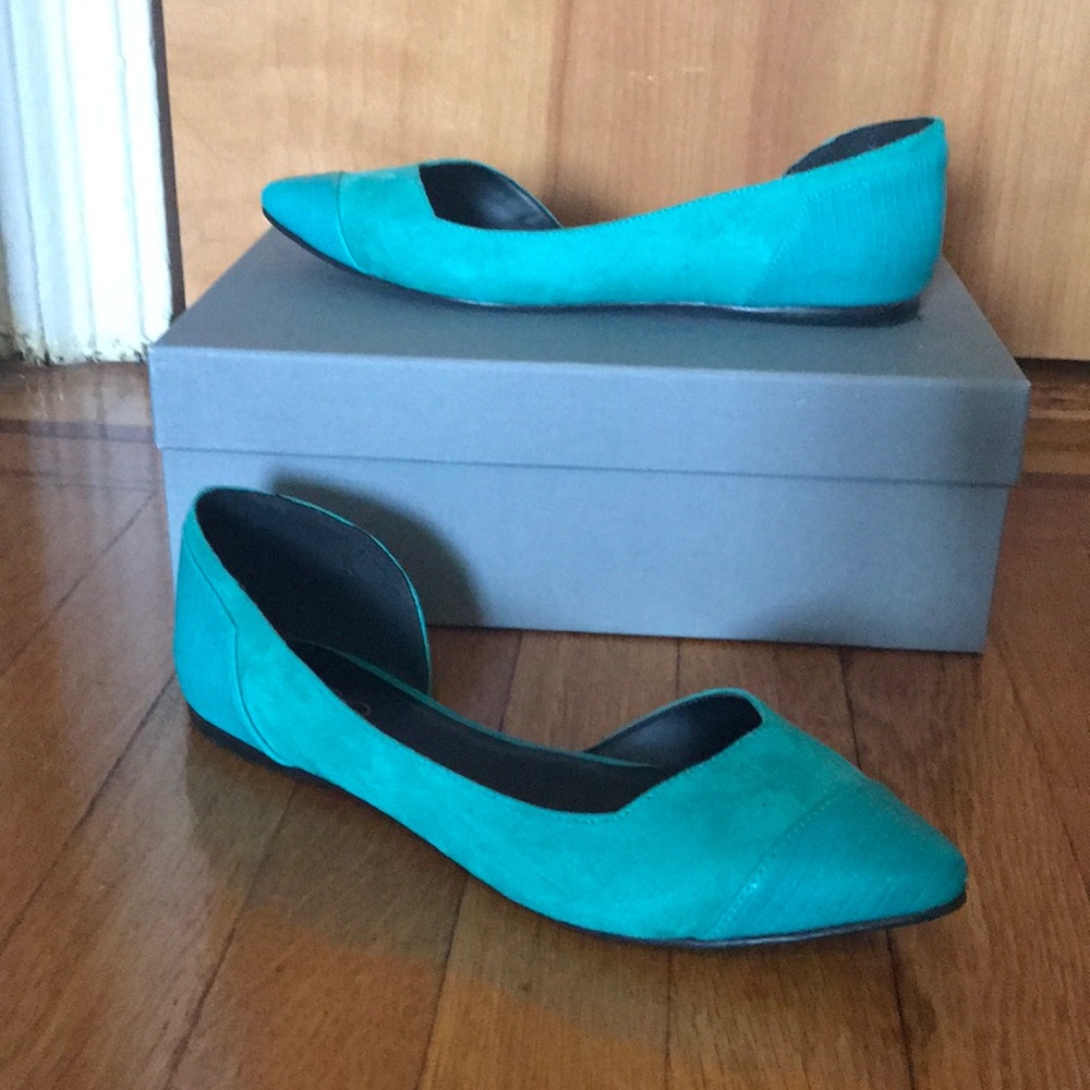 Cute ALDO turquoise Lelan flats with cut-away